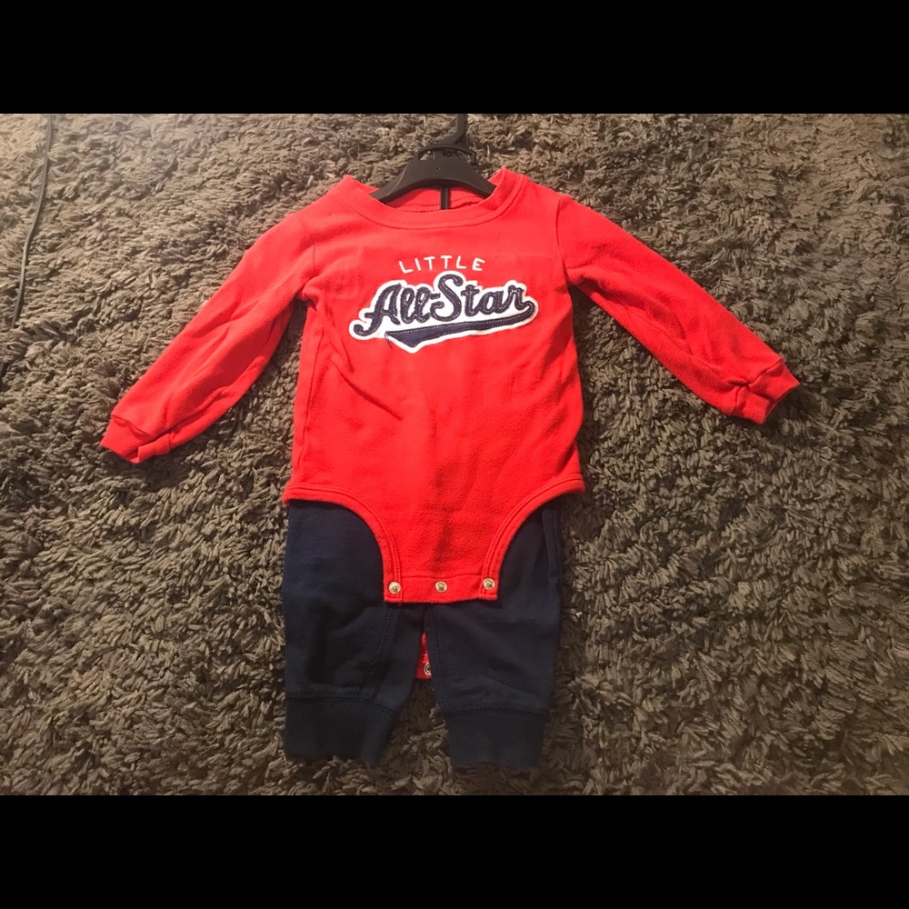 Red and Navy Graphic Set